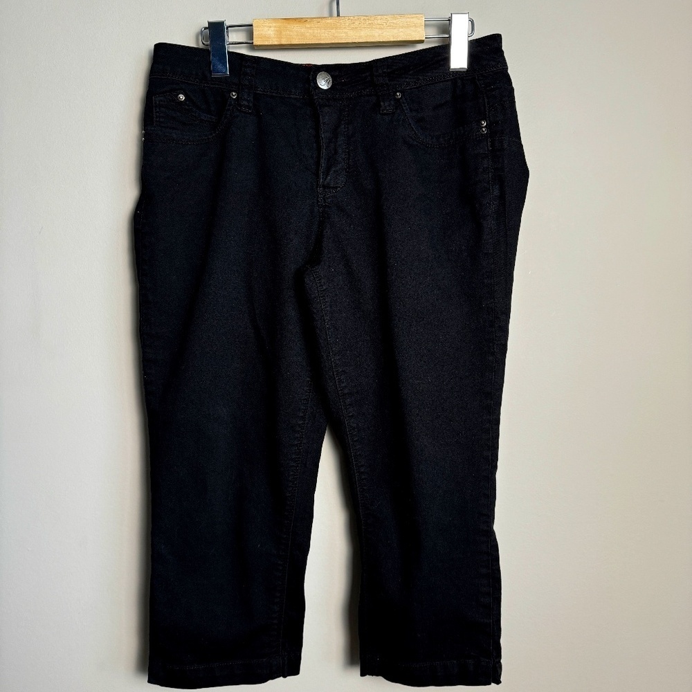 Royalty for Me Women's WANNA BETTA BUTT Capri Jeans Black Size 8 Stretch
